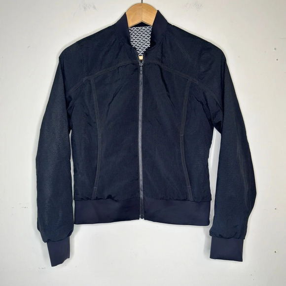 Lululemon Bomb Around Zip up Jacket Reversible Monochromic Black Size 2 - Picture 2 of 15